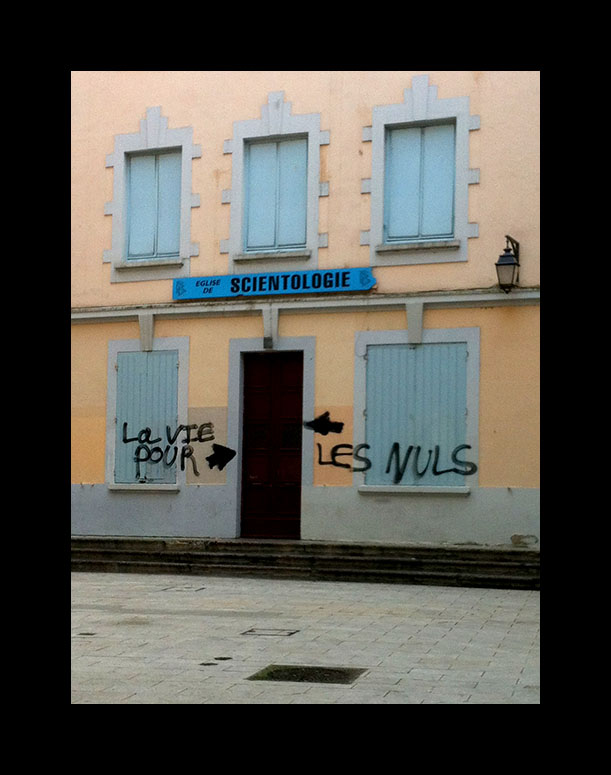 Graffiti scientologie Lyon